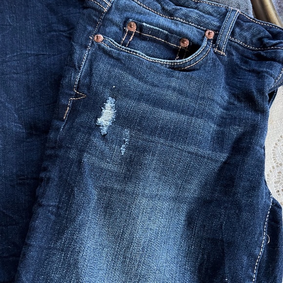 029- Areopostle Jean designed in NYC - Picture 6 of 10